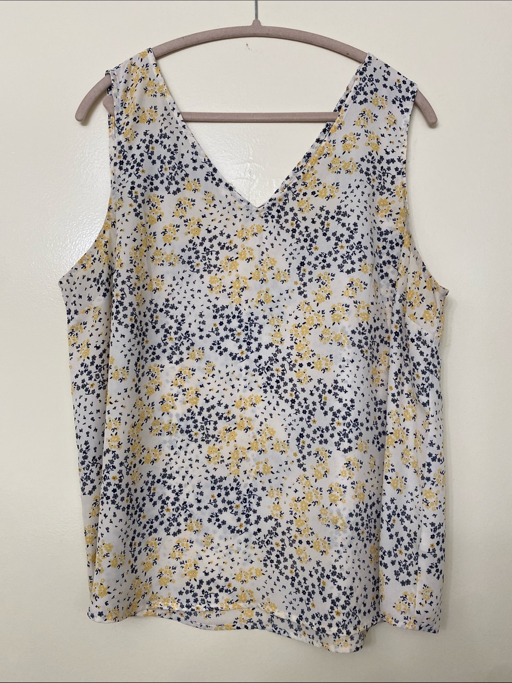 Maurices White Floral V-Neck Sleeveless Camisole with Yellow & Navy Print